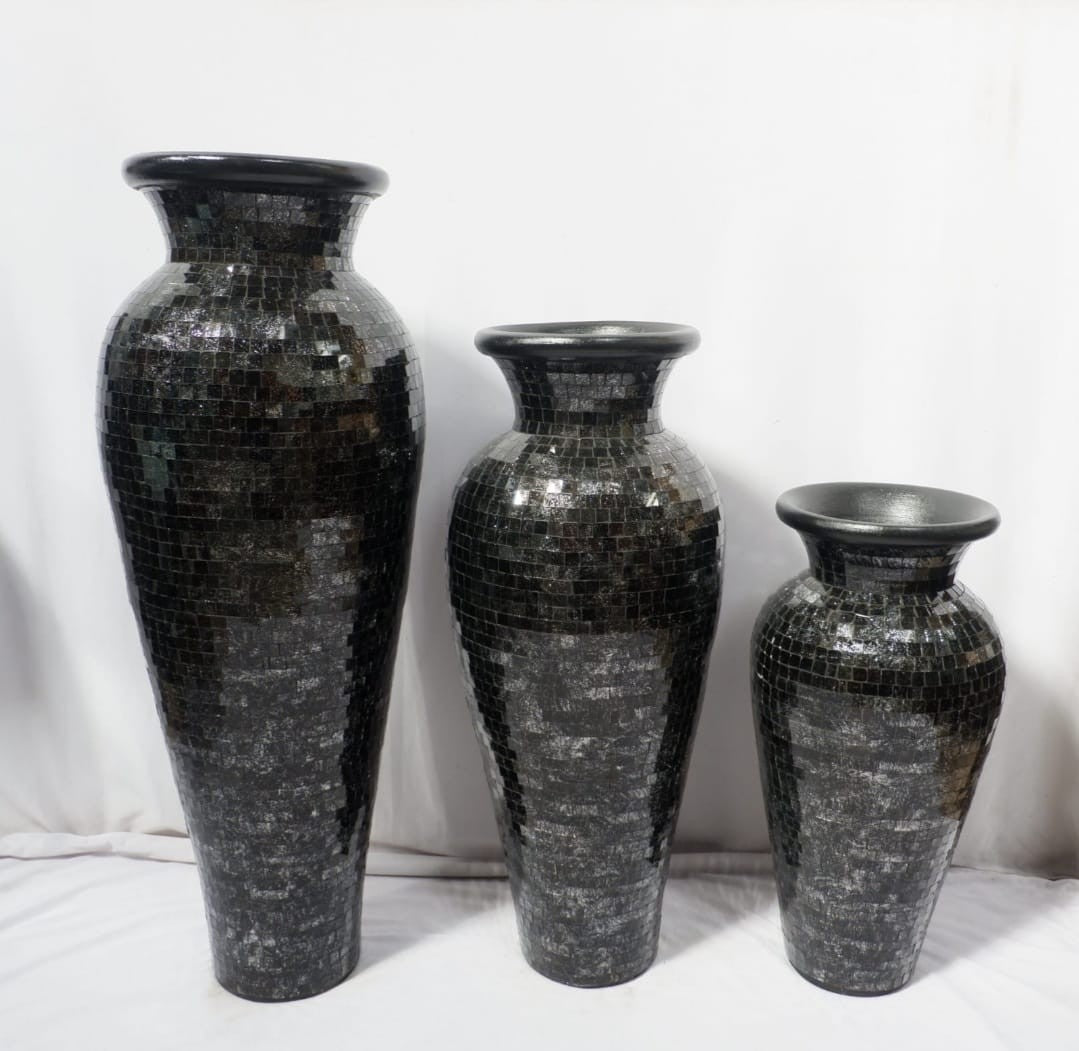 Mosaic Lip Vase-Black