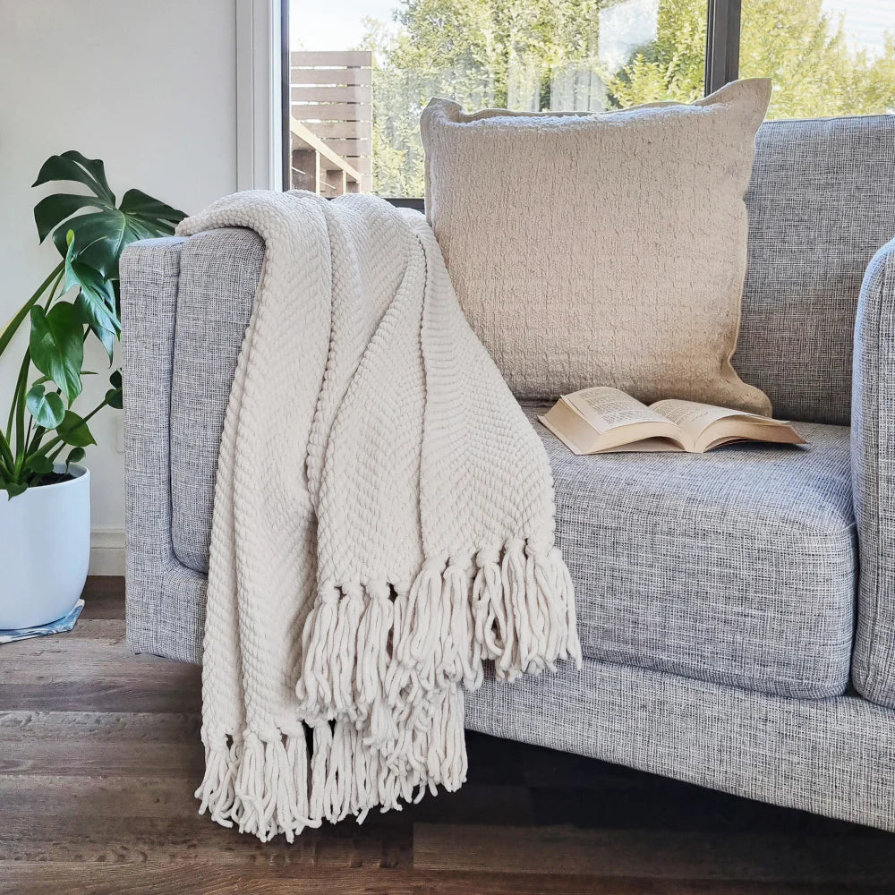 Louie Throw Rug- Ivory