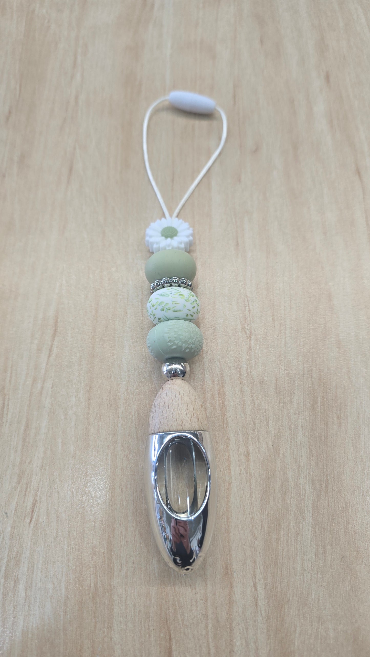 Beaded Hanging Diffuser- White Daisy