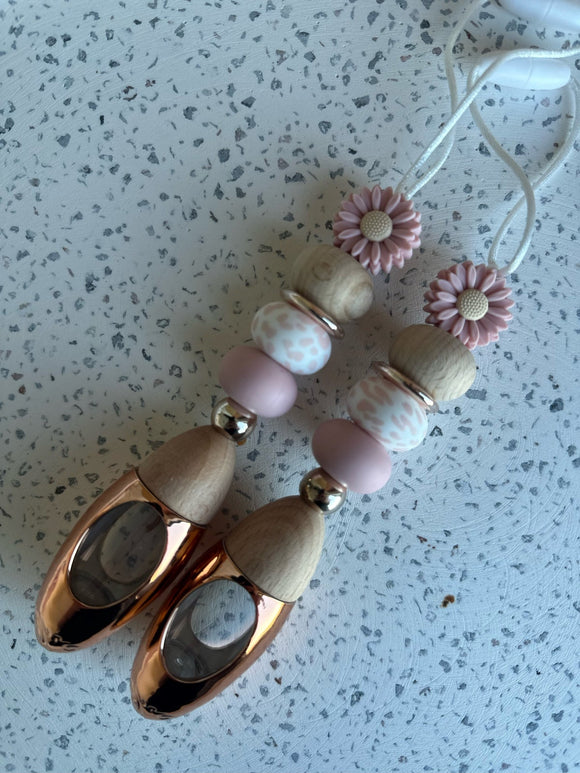 Beaded Hanging Diffuser Pink Daisy- Rose Gold