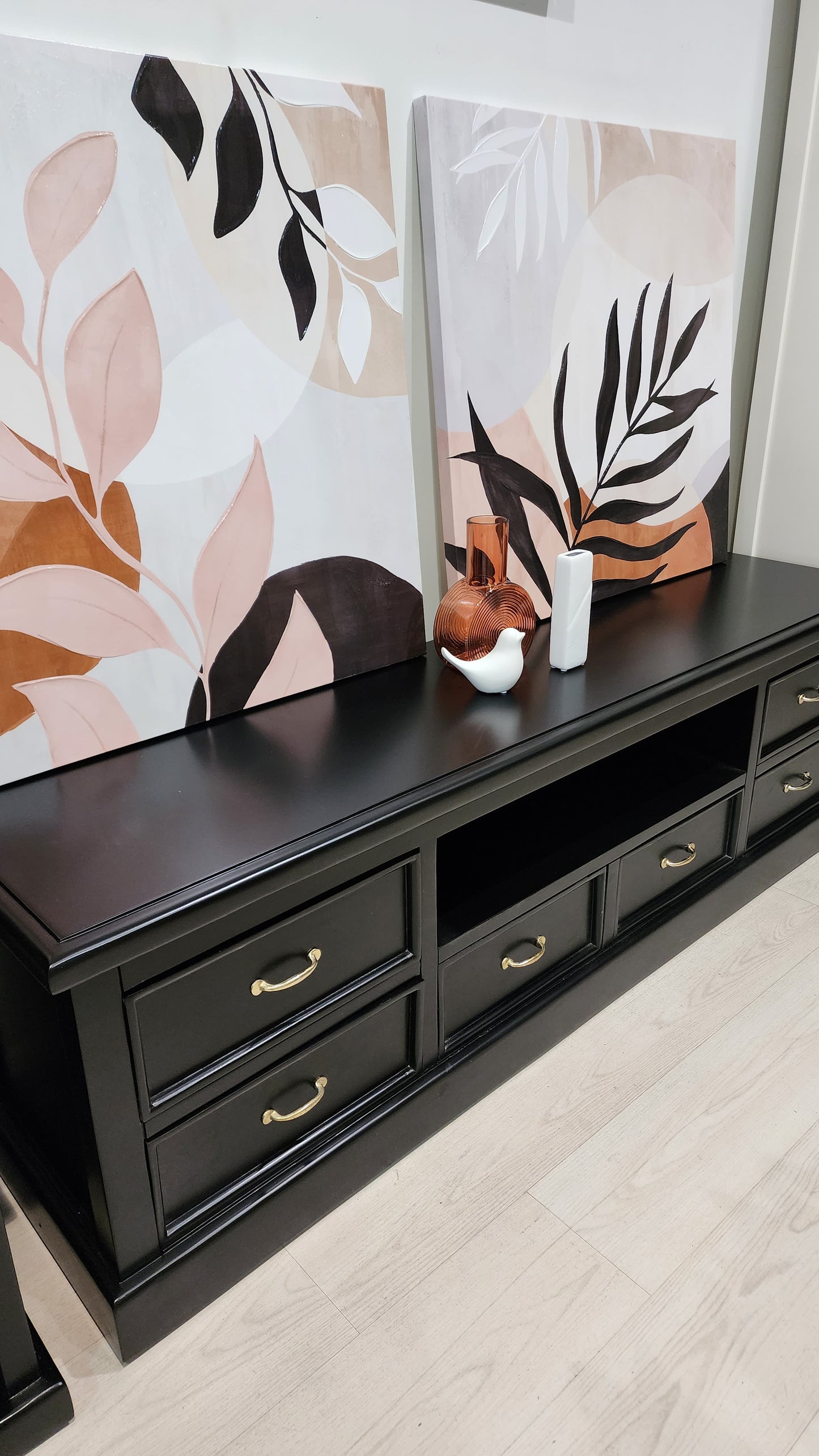 Hampton's Black 6 Drawer Tv Cabinet