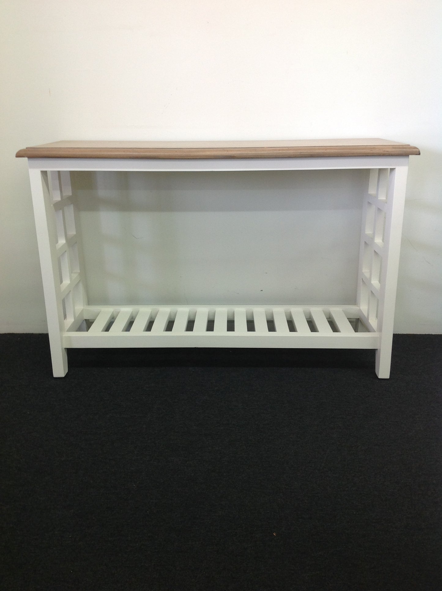 Coastal Manhattan Console