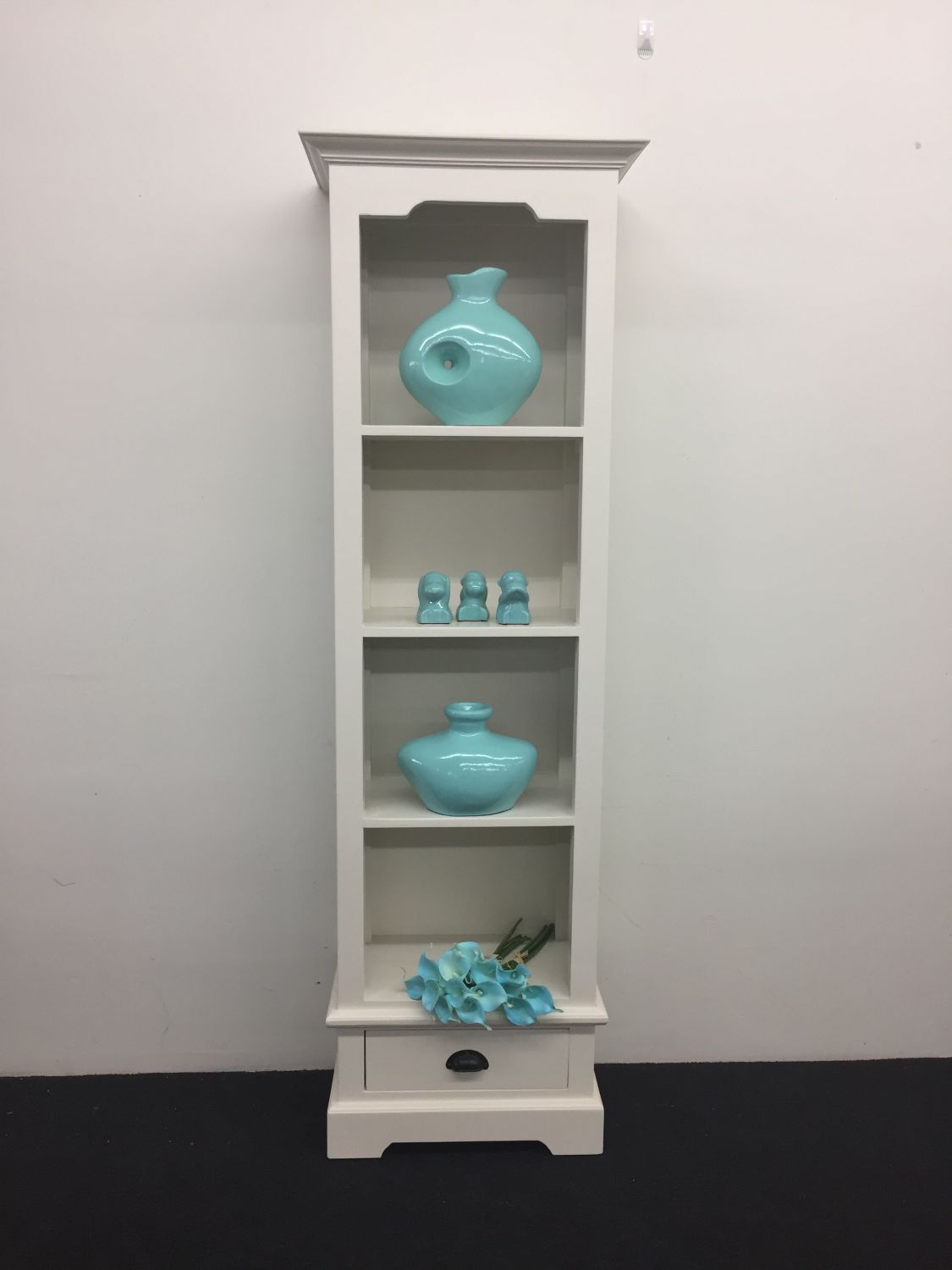 Hampton's Single Bookcase