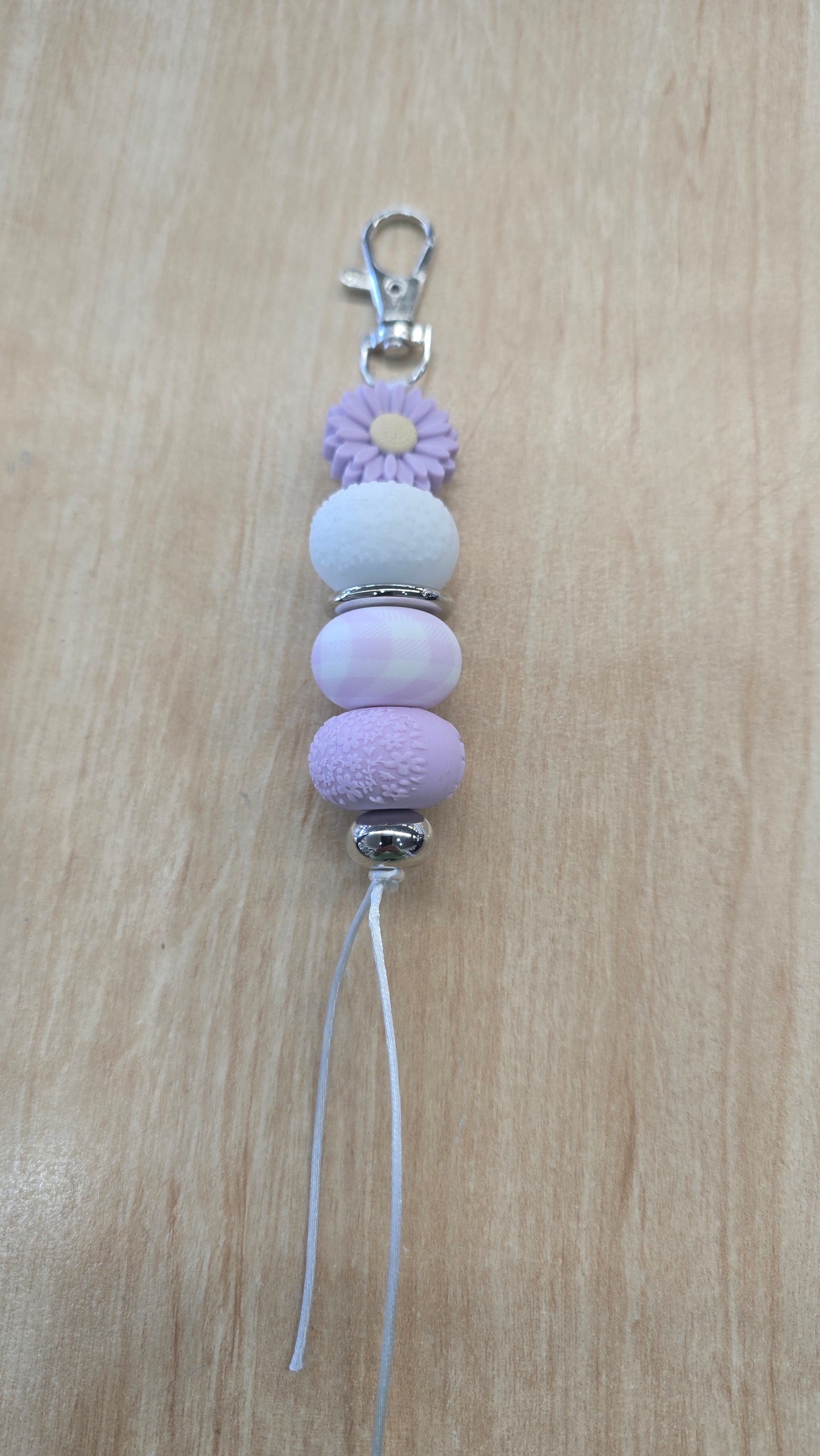 Hanging Beaded Keyring- Lilac Daisy