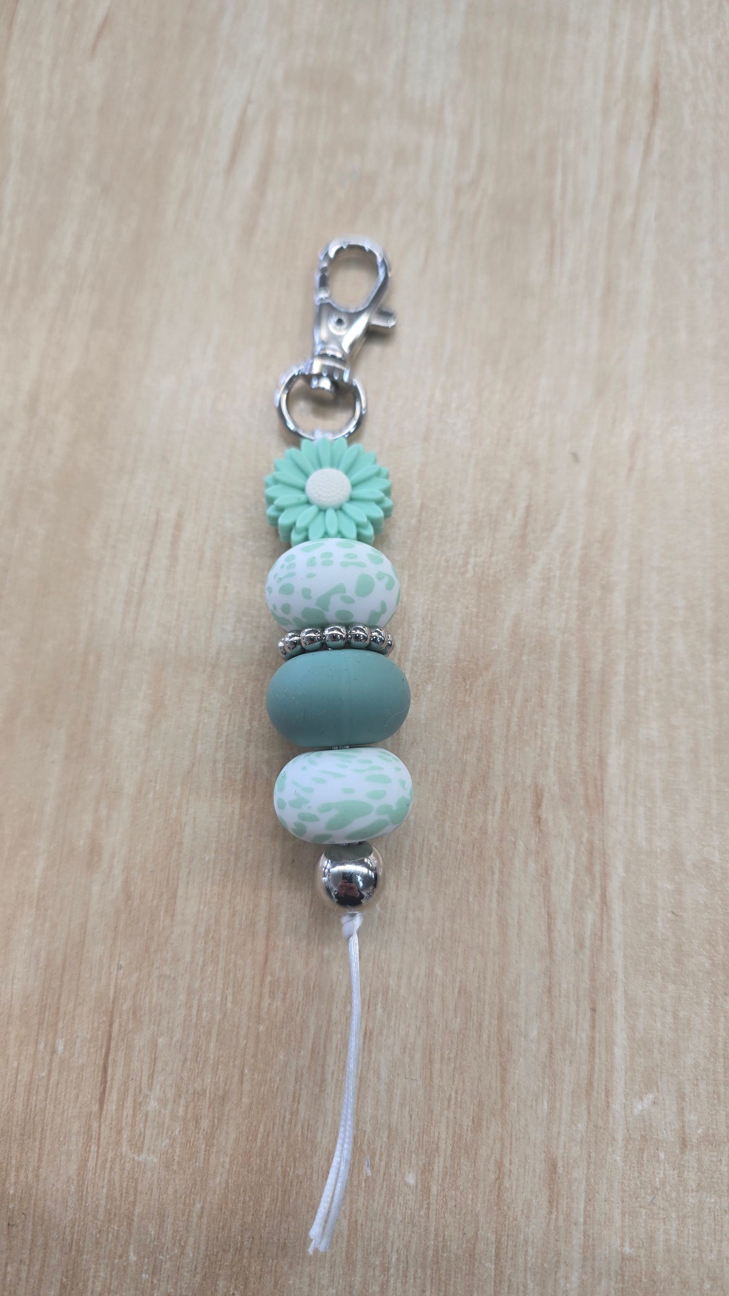Beaded Handing Keyring-Mint Daisy