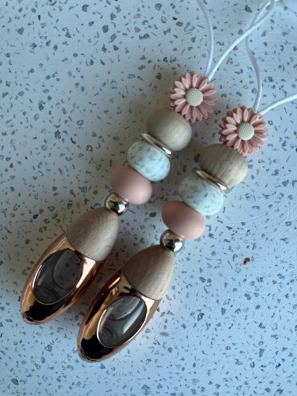 Beaded Hanging Peach Daisy Diffuser-Rose Gold