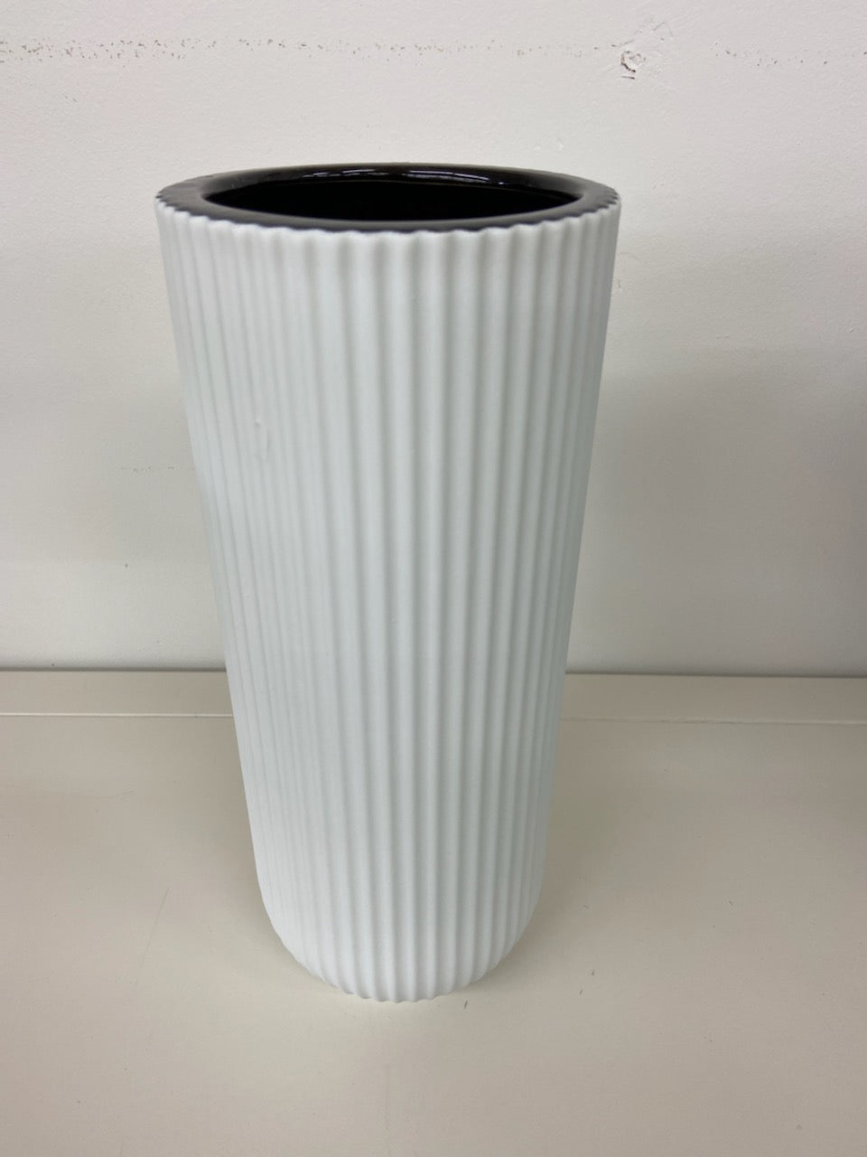 Annix Vase - White